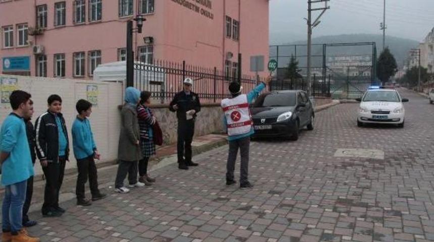 Okul Ge&ccedil;it G&ouml;revlisi &Ouml;ğrenci De Ceza Yazabilecek