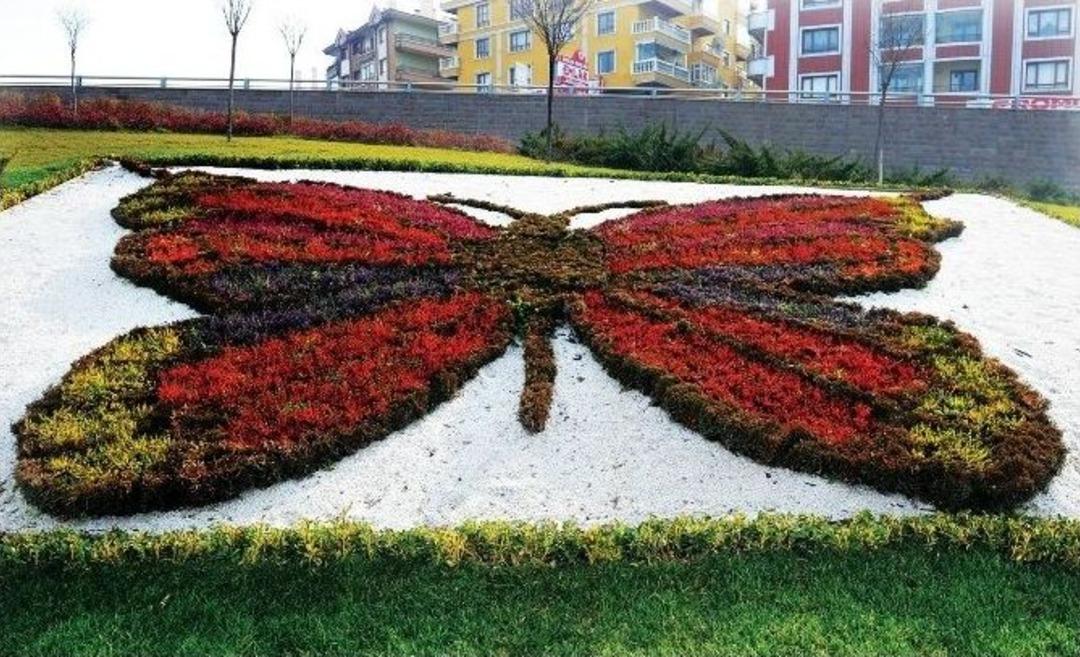 Başkent &Ccedil;i&ccedil;eklerle Nakış Nakış İşleniyor