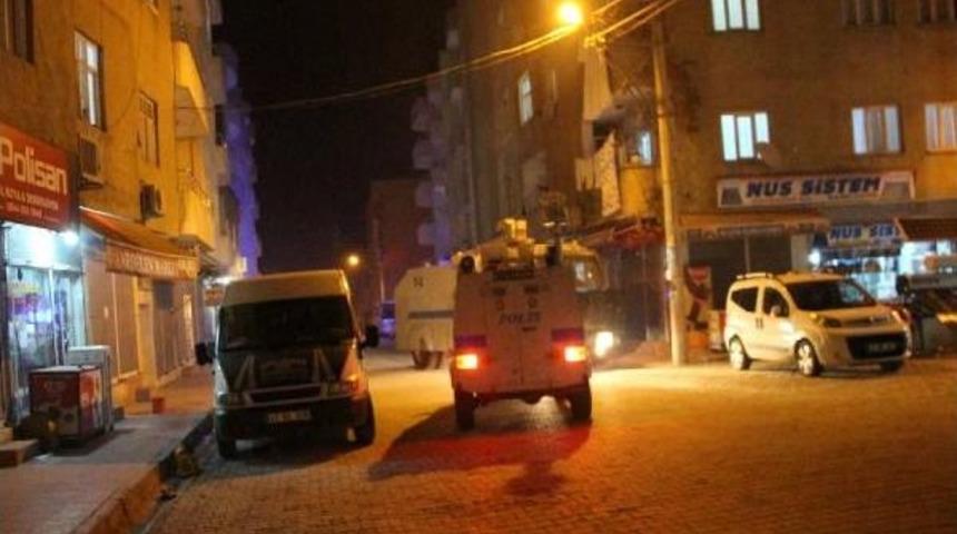 Nusaybin'de G&ouml;stericiler Polisle &Ccedil;atıştı