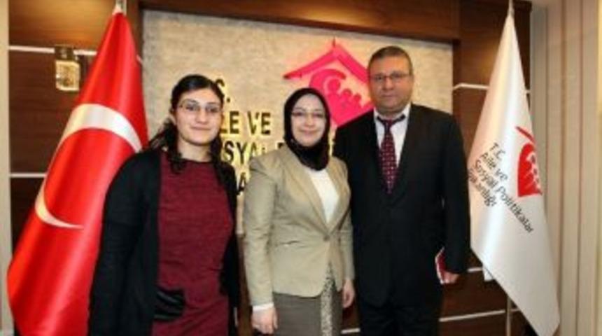 İşitme Engellilerden Aile Bakanlığına Ziyaret
