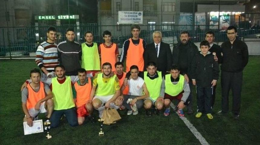 Battalgazi &Ouml;ğrenci Yurdu Tarafından Futbol Turnuvası Yapıldı