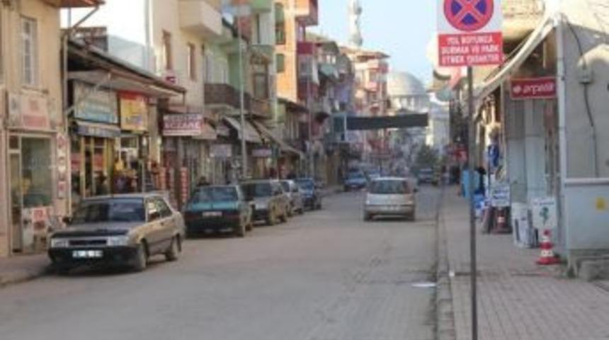 Caddelere Park Yasağı Levhaları Konuldu