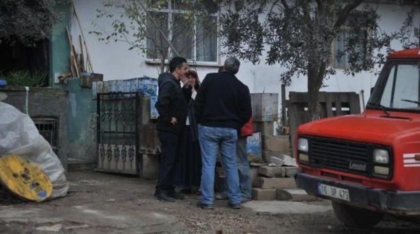 Elektriğini Kesen Ekibin Aracının Anahtarını Aldı