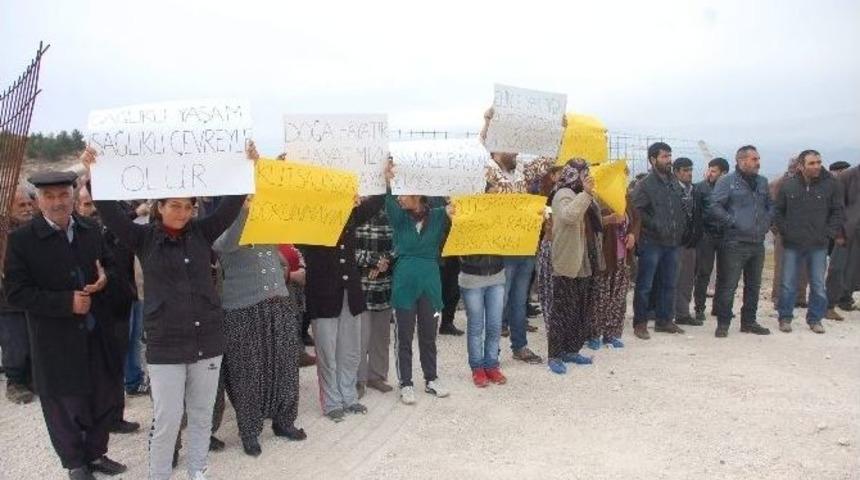 K&ouml;yl&uuml;lerden, &Ccedil;&ouml;p Protestosu