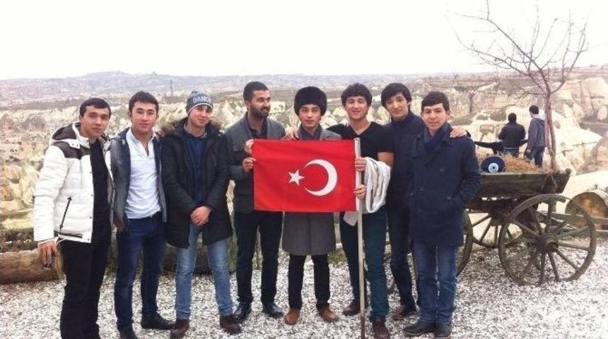 Yabancı &Uuml;niversite &Ouml;ğrencilerine Alıştırma Gezisi D&uuml;zenlendi