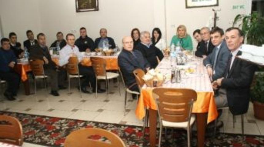 Ptt &Ccedil;alışanları Yemekte Bir Araya Geldi