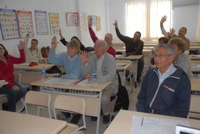 Fethiye’de Yabancılar Türkçe Öğreniyor