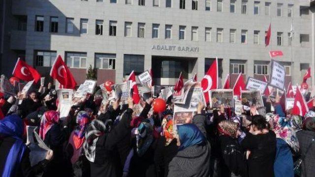 Konya Ve Aksaray'da Adliye Önünde 'demokrasi Nöbeti'
