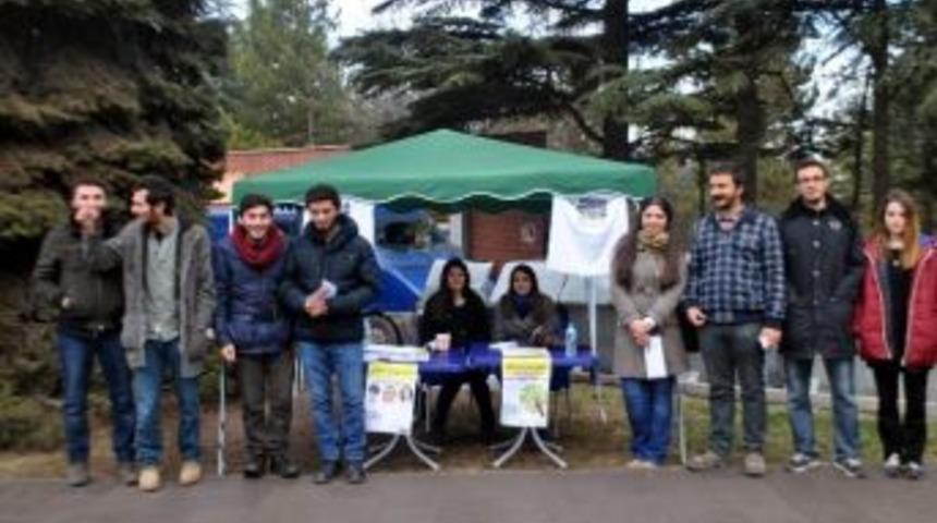 &Uuml;niversite &Ouml;ğrencileri 6 Bin Fidanı Toprakla Buluşturuyor