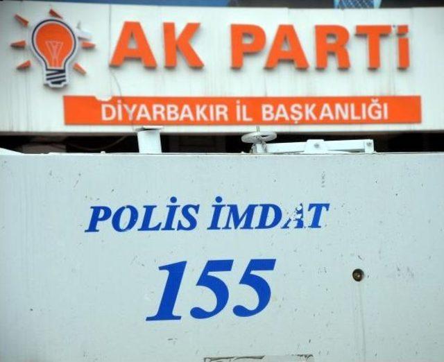 Diyarbakır Valiliği, Ak Parti Önünde Toplanmayı Yasakladı