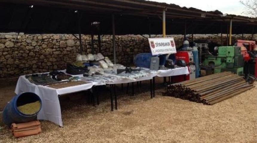 Diyarbakır'da Silah Ve Patlayıcı İmalathanesi Ev (2)