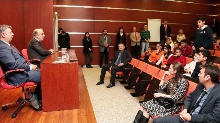 Rekt&ouml;r Prof. Dr. Coşkun: