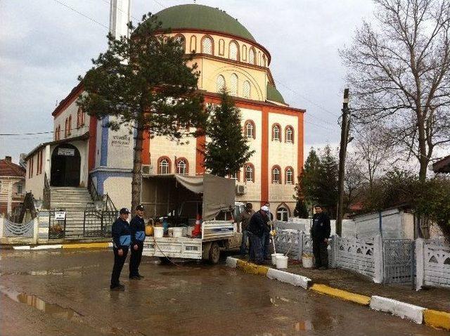 K&ouml;rfez Belediyesi Hız Kesmeden &Ccedil;alışıyor 1