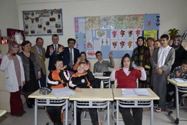 Vali İle  &ccedil;ak  Yaptı 2