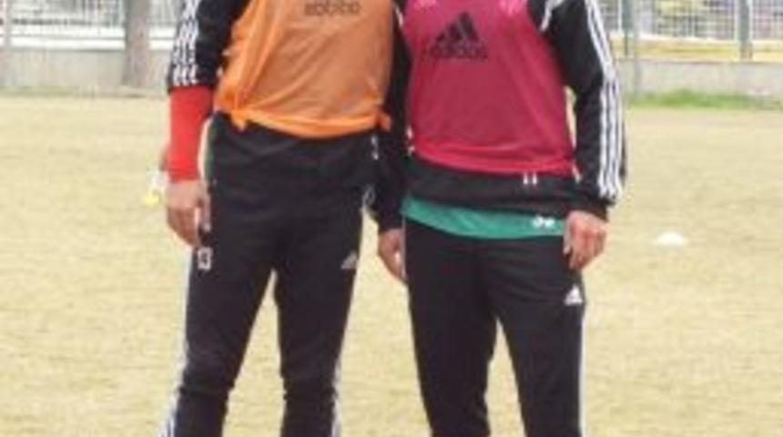 &Ccedil;ocukluk Arkadaşları Aynı Takımda