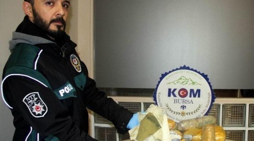 Aracından 11 Kilo Esrar &Ccedil;ıkan Şahıs Tutuklandı