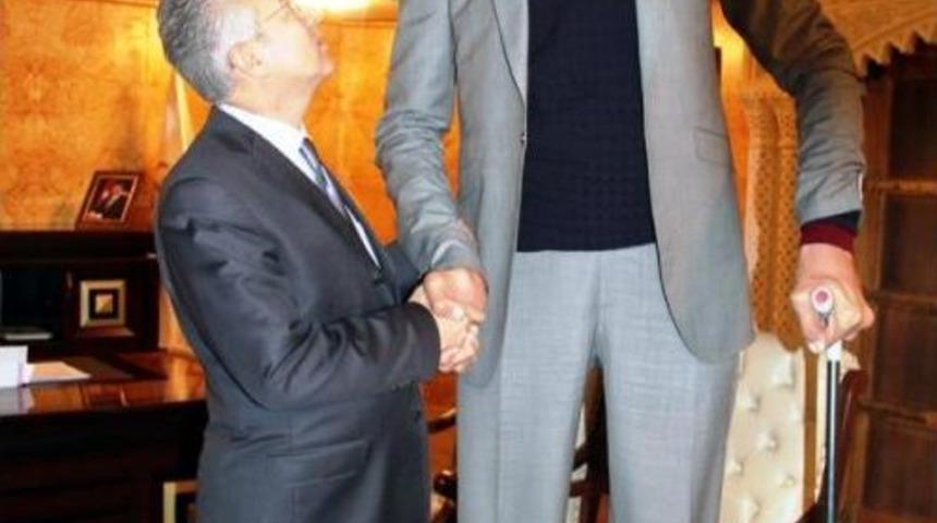 D&uuml;nyanın En Uzun Boylusu Sultan K&ouml;se'ye Uygun Ev Yapılacak