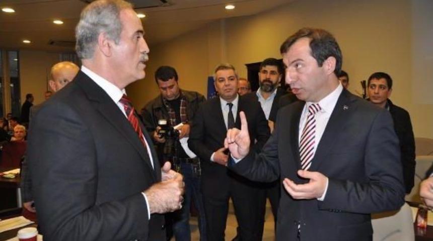 Bursa'da Gergin Belediye Meclis Toplantısı