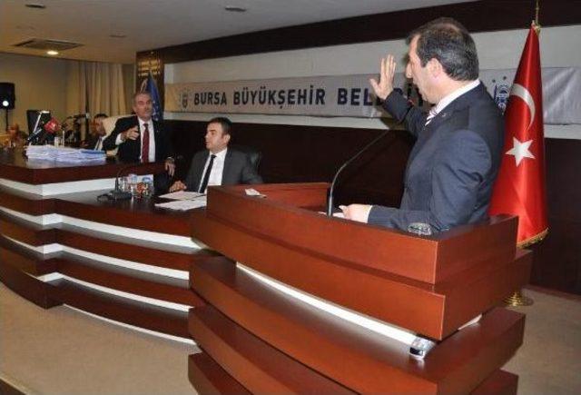 Bursa'da Gergin Belediye Meclis Toplantısı