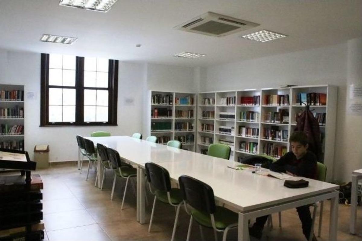 Serdivan Belediyesi&rsquo;nden &Ouml;ğrencilere B&uuml;y&uuml;k Destek