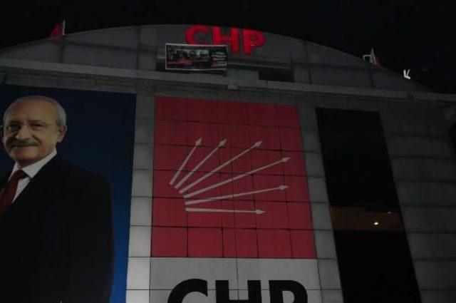 Chp Binasına Asılan İkinci Pankart Da İndirildi