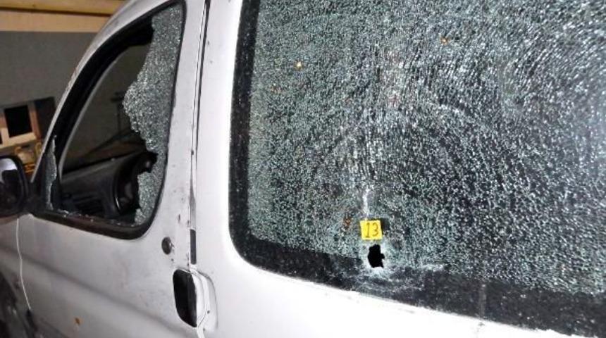 Seyir Halindeki Otomobile Kurşun Yağmuru