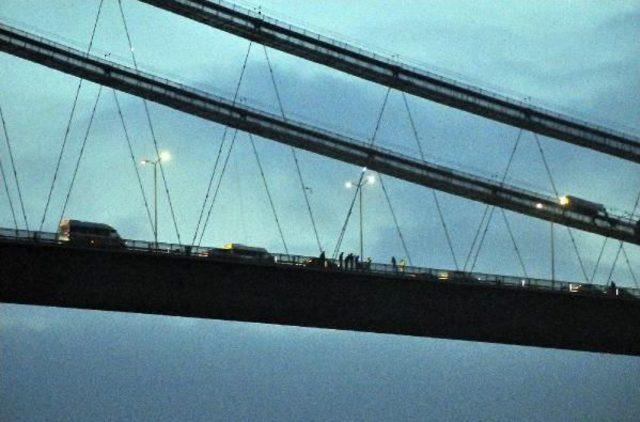 K&ouml;pr&uuml;deki İntihar Girişimi trafiği fel&ccedil; etti 3