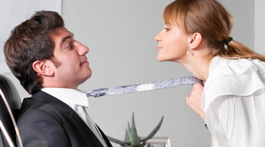 İş arkadaşıyla sevgili olmanın sakıncaları 