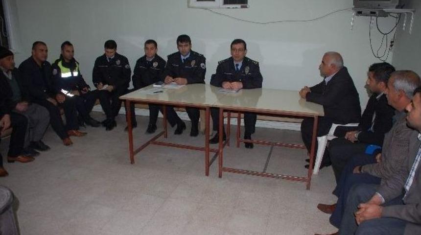 Emniyetten, Minib&uuml;s S&uuml;r&uuml;c&uuml;leriyle Trafik Toplantısı