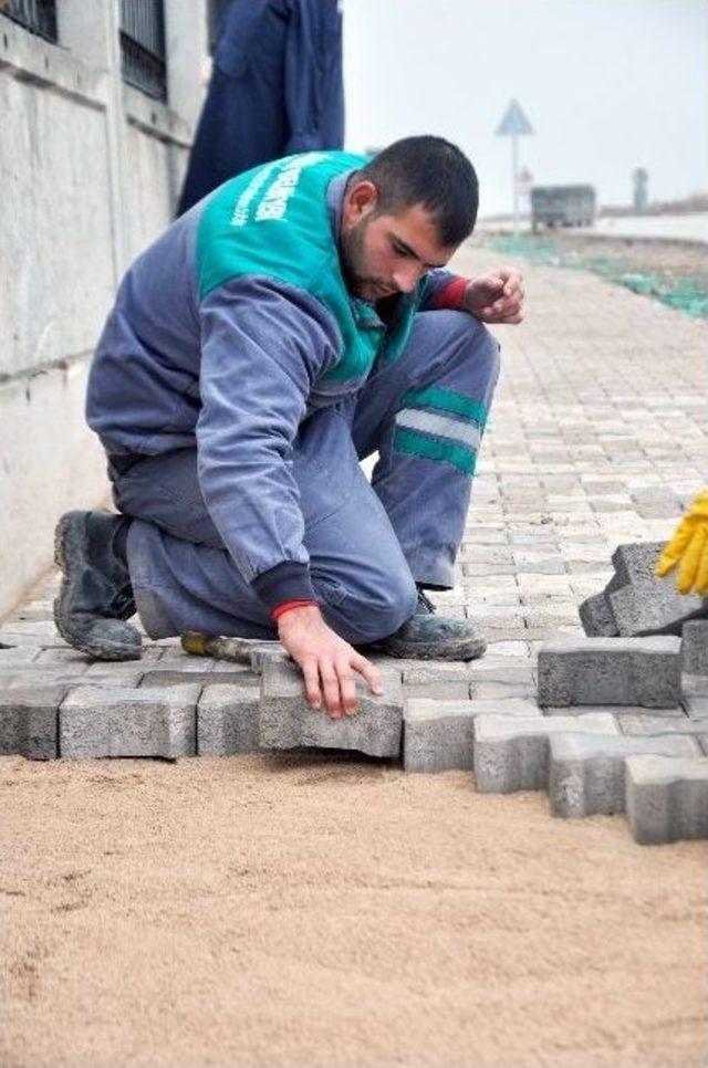 Gölbaşı’nda Kaldırım Çalışması