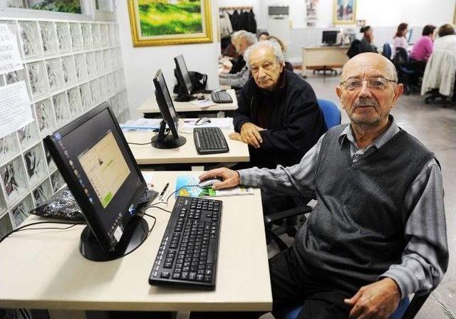 Bilgi Erişim Merkezi’nde Öğrenmenin Yaşı Yok