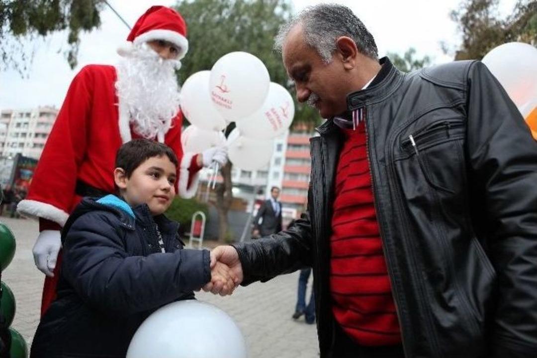 Bayraklı&rsquo;da Renkli Yılbaşı