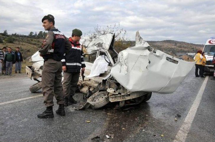 Taziyeye Giden İki Kardeş Kazada Öldü G1