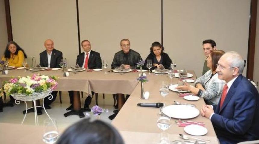 Kılıçdaroğlu, Gezi Parkı Olaylarında Hayatını Kaybedenlerin Aileleriyle Yemekte Buluştu