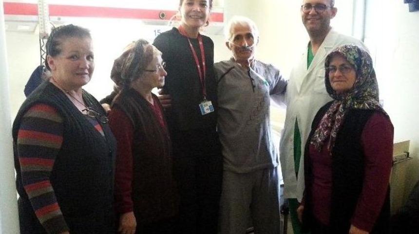 Hi&ccedil; Uyutmadan Midesinden 18 Santimetrelik Taş &Ccedil;ıkartıldı