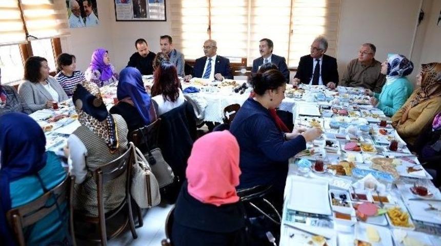 Başkan Ata&ccedil;: &ldquo;her Zaman Okullarımızın Yanındayız&rdquo;