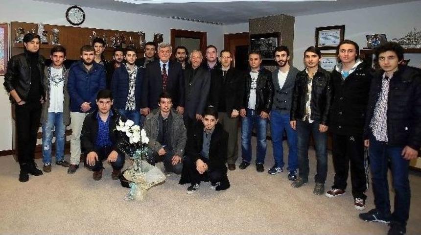 Karaosmanoğlu, Yurt &Ouml;ğrencilerini Ağırladı