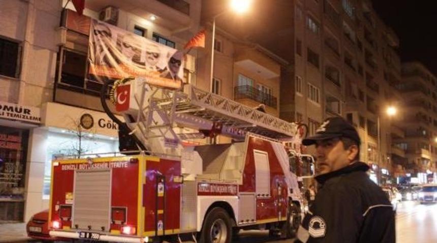 Chp Denizli İl Binasına Asılan Afiş İndirildi