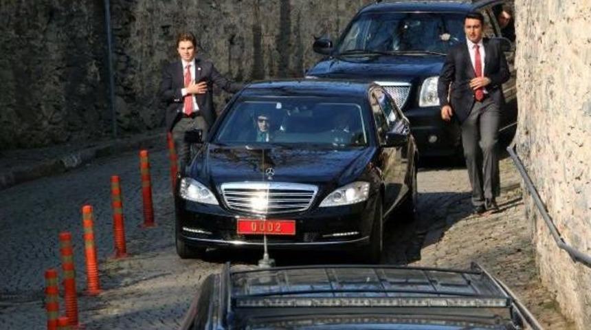 Davutoğlu Cuma Namazını Yahya Efendi Camii'nde Kıldı