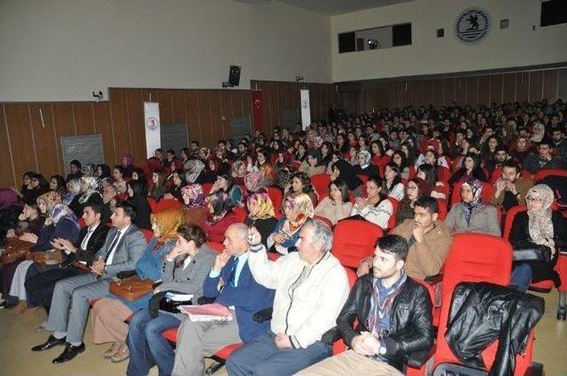 Omü’de Necip Fazıl Ve Nazım Hikmet Şiirleri Okundu