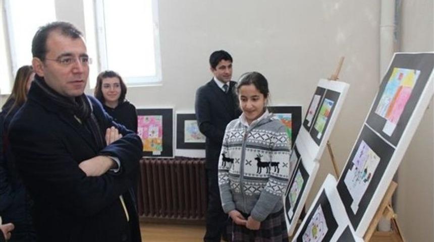 Selim Kaymakamı Resim Sergisini Gezdi