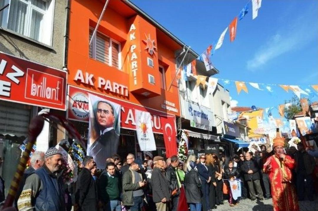 Ayvalık Ak Parti&rsquo; De Yeni İl&ccedil;e Binasına G&ouml;rkemli A&ccedil;ılış