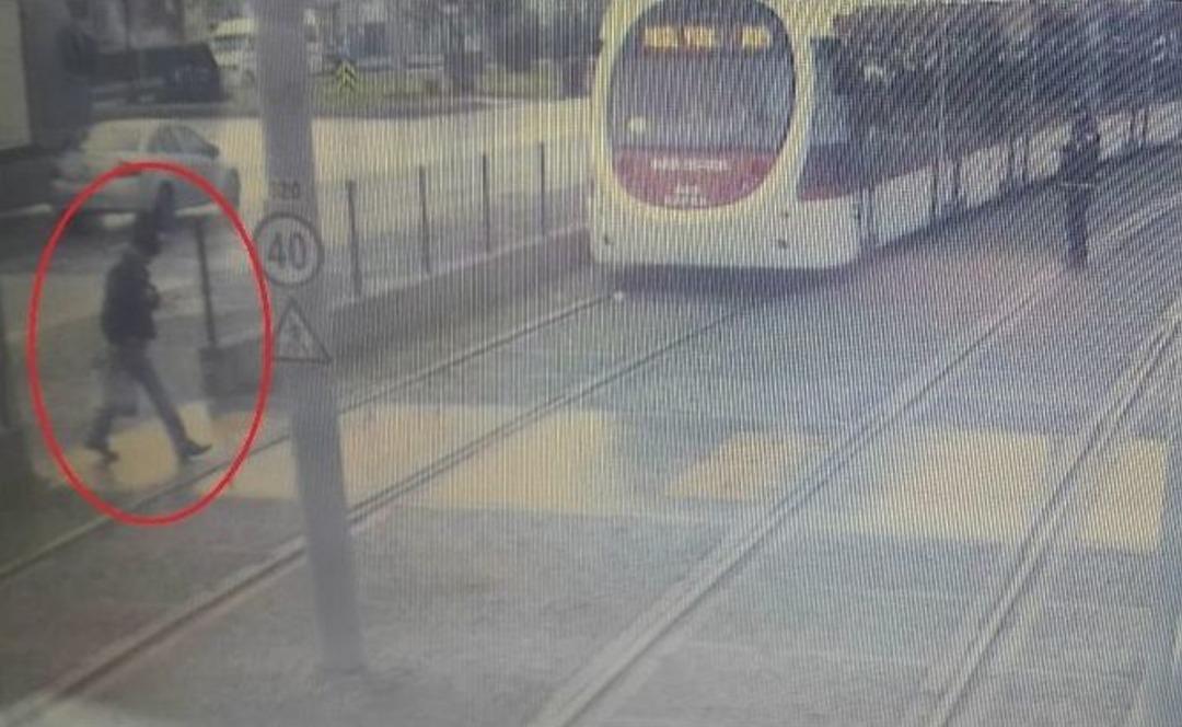 Tramvay Yolundaki Kazalar G&uuml;venlik Kamerasında