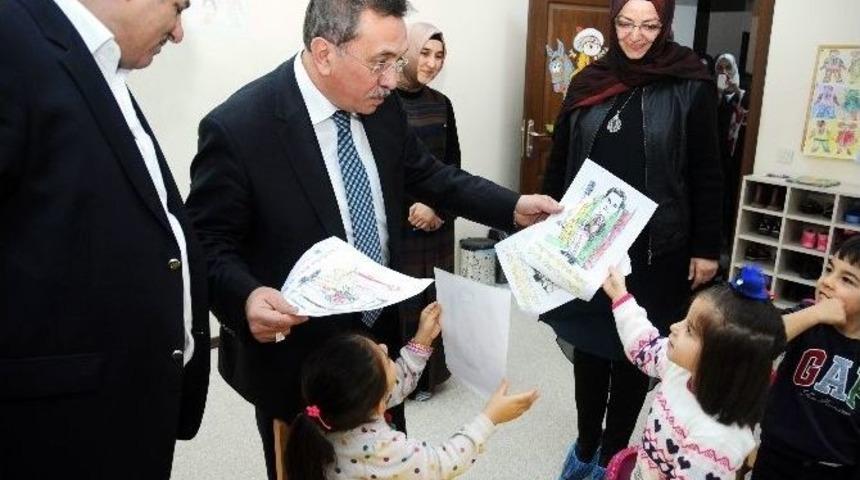 Nezaket Okulu &Ouml;ğrencileri Başkan &Ccedil;etin&rsquo;i Resmetti