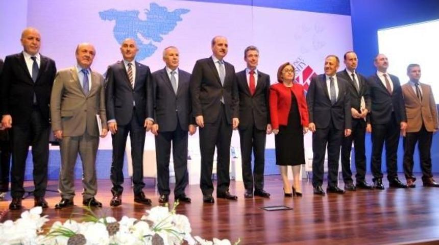 Kurtulmuş: D&uuml;nya 5 &Uuml;lkenin İnsafına Bırakılamaz