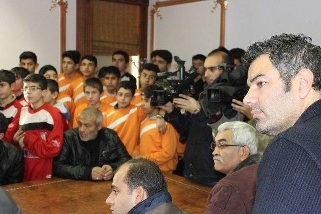 Kırşehir Valisinden Sporculara Obezite Ve Milli İ&ccedil;ecek Uyarısı 1