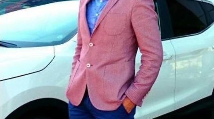 Kardeşi Pencerede Yakaladı, Elbiseleri Yırtılınca 3.kattan D&uuml;şt&uuml;