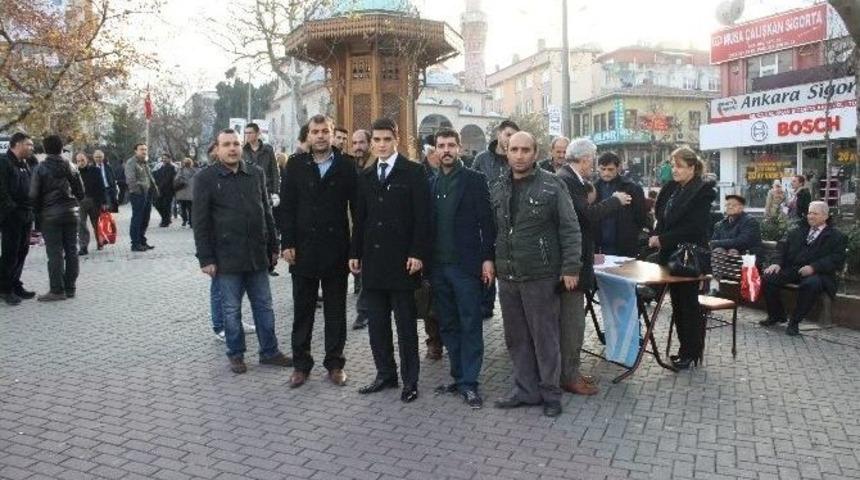 Uygur T&uuml;rkleri İ&ccedil;in İmza Kampanyası