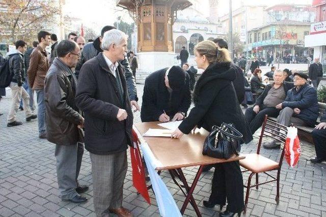 Uygur Türkleri İçin İmza Kampanyası