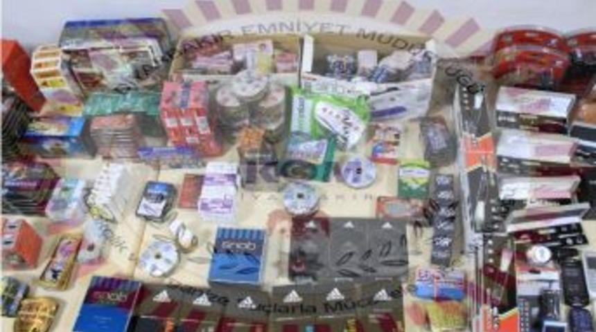 Diyarbakır&rsquo;da Ka&ccedil;ak Cinsel G&uuml;c&uuml; Artırıcı İla&ccedil; Ele Ge&ccedil;irildi